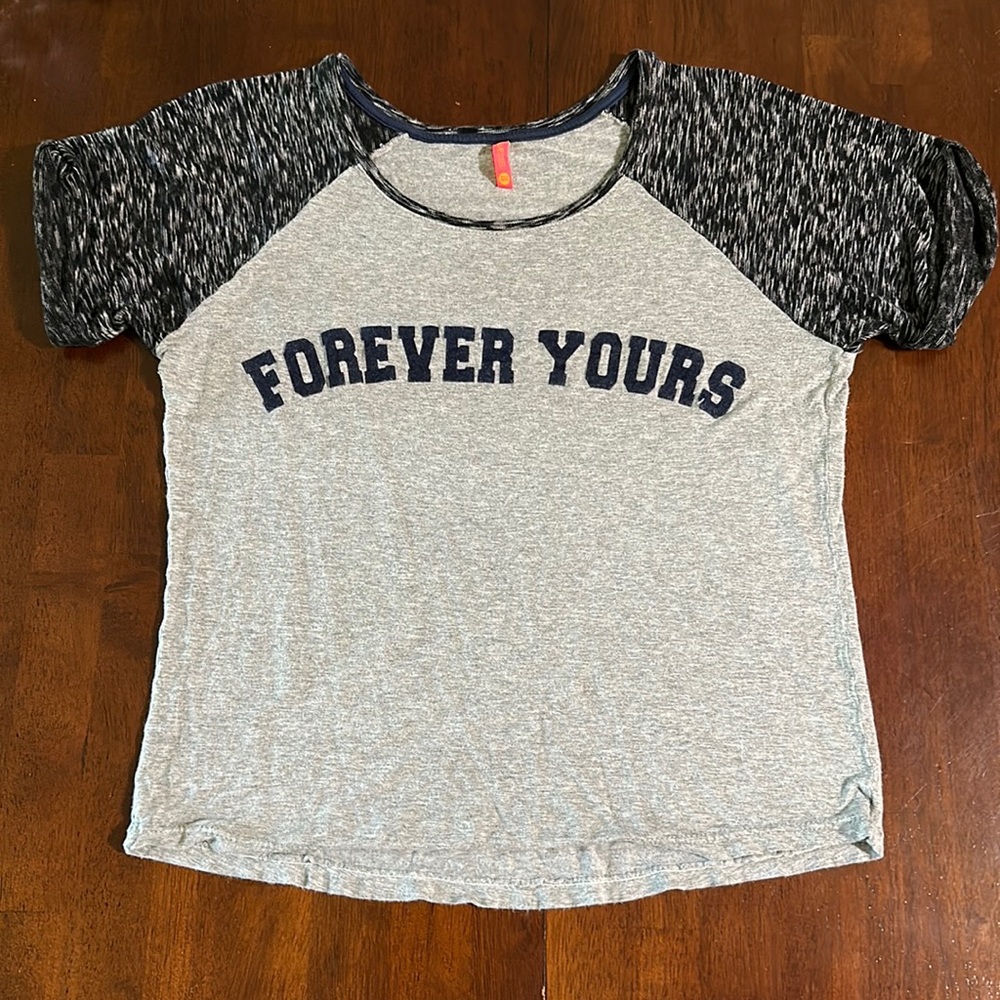 FOREVER YOURS VELVET LETTERS TEE